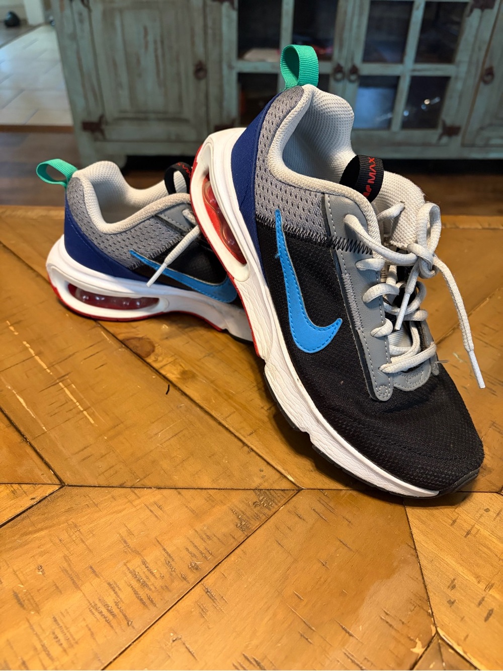 Nike Black & Blue Athletic Sneakers with Grey and Teal Accents